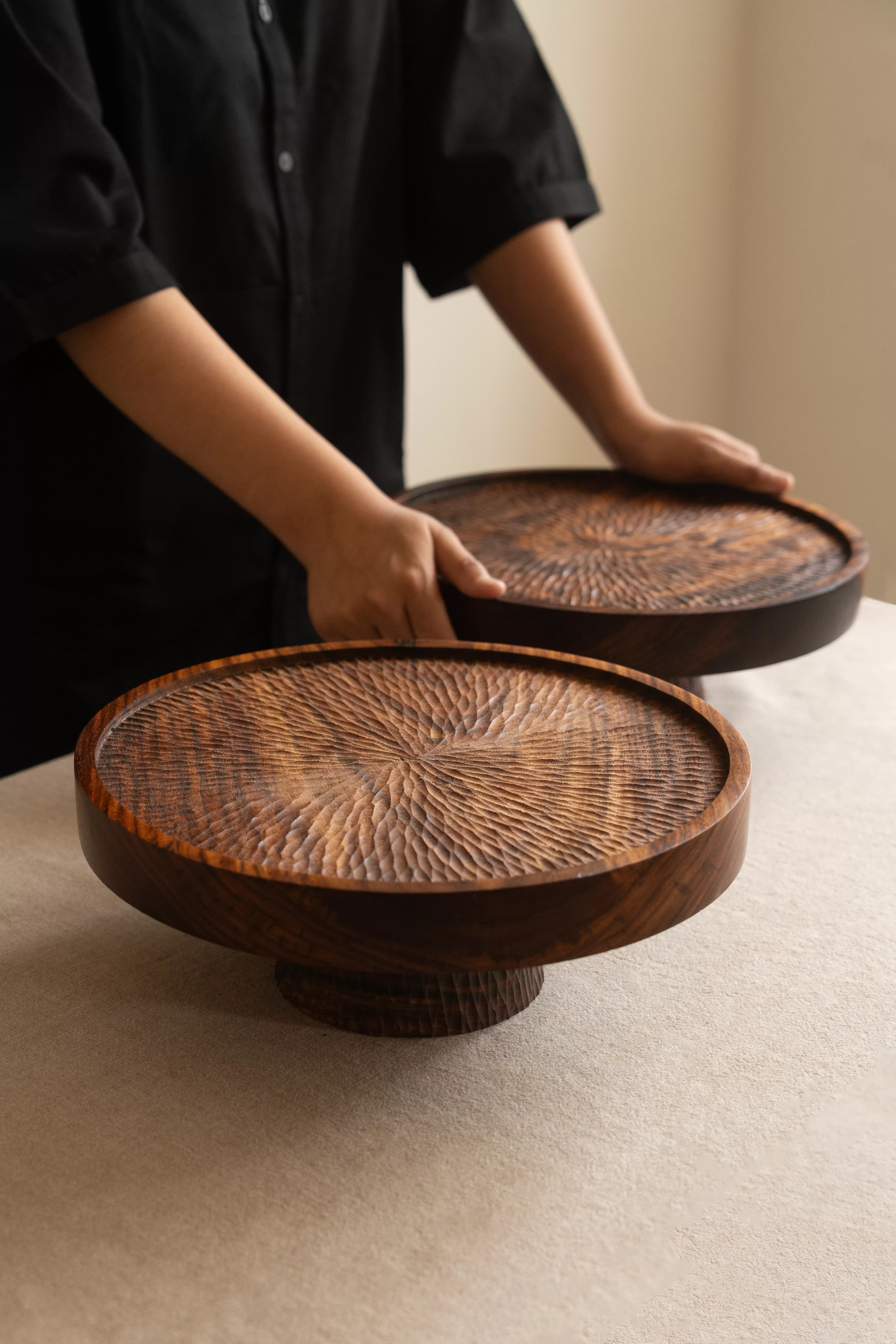 Perspective View Highlighting Elevated Sheesham Wood Pedestal and Natural Grain