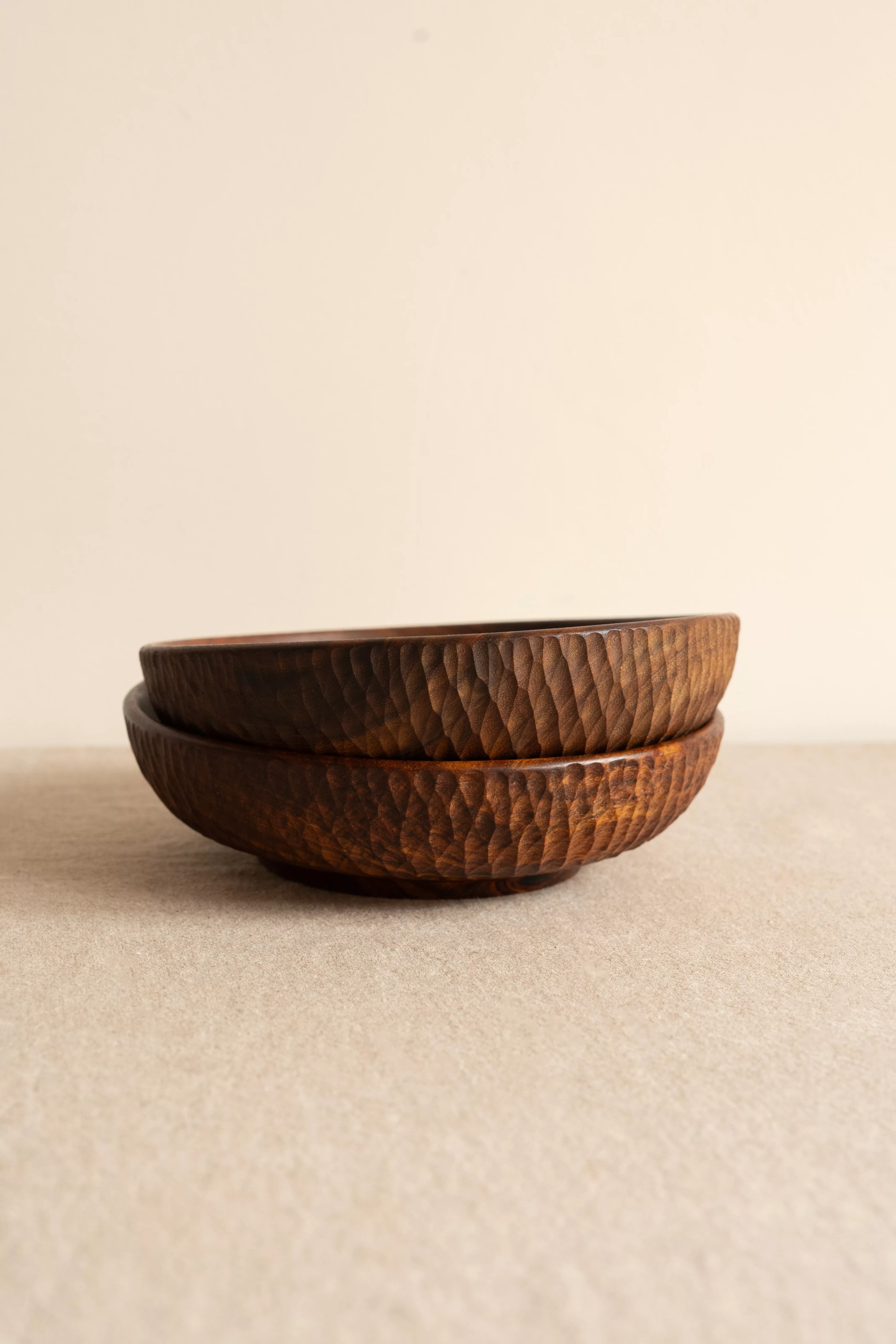 Fua Shallow Sculptural Sheesham Centerpiece Bowl - Craft Detail