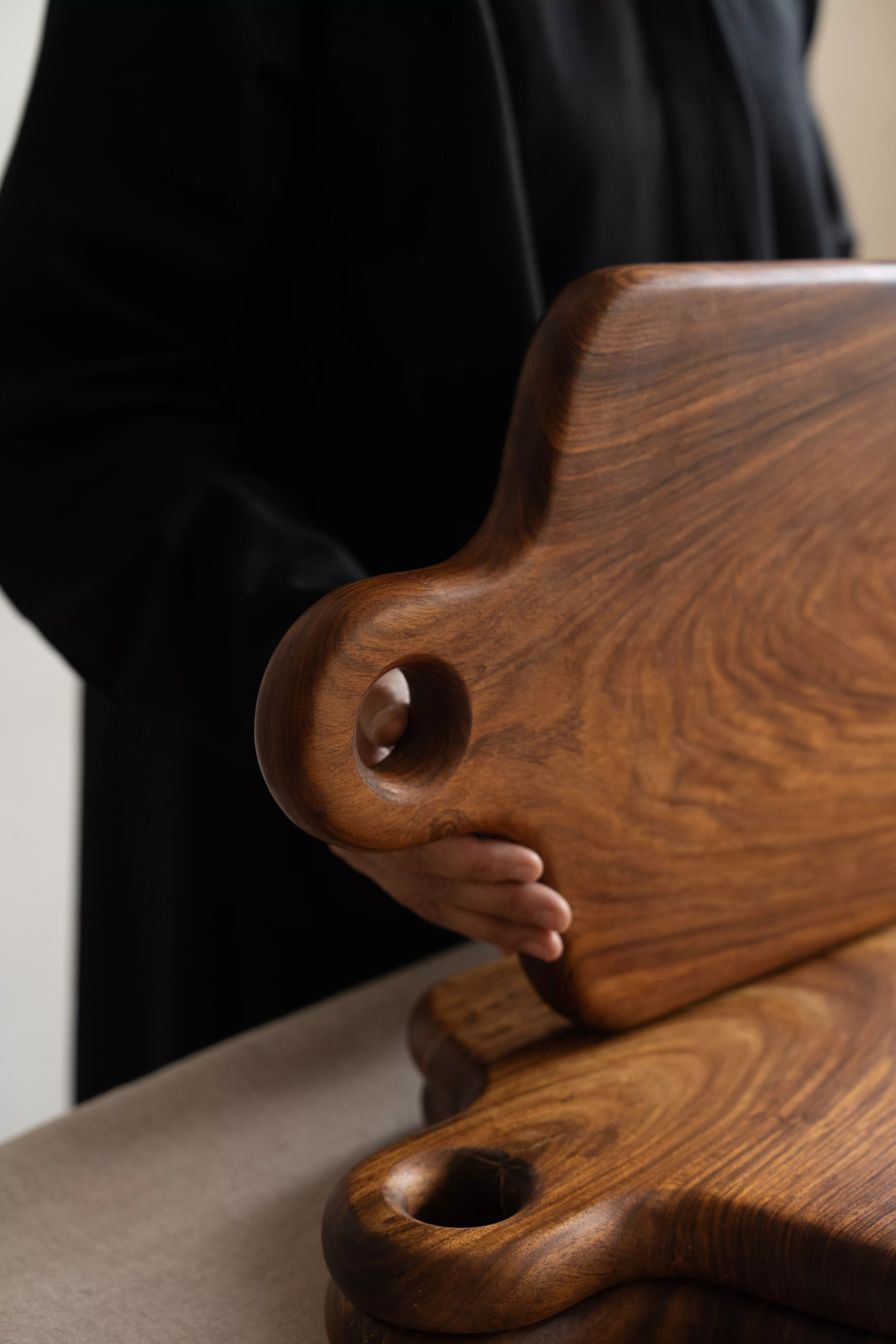 Grand Rectangular Solid Sheesham Chopping & Serving Board - Craft Detail