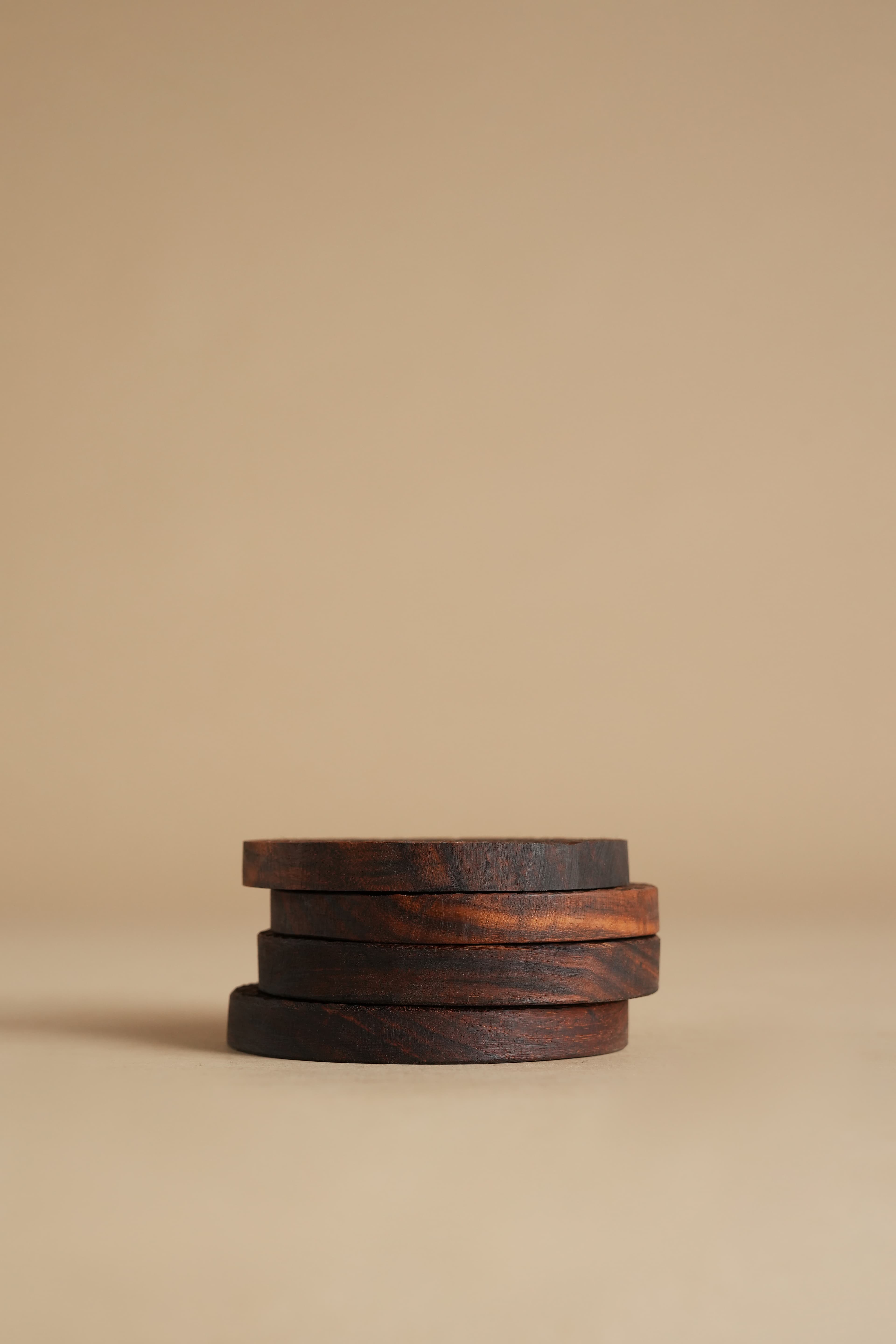 Textured Artisan Sheesham Coaster Set (Set of 4) - Pedestal & Angle