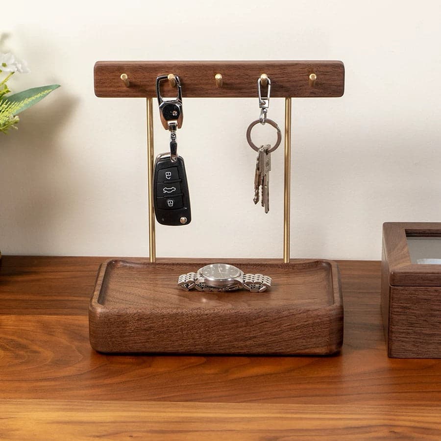 Foyer Console Table Setting in Modern Home