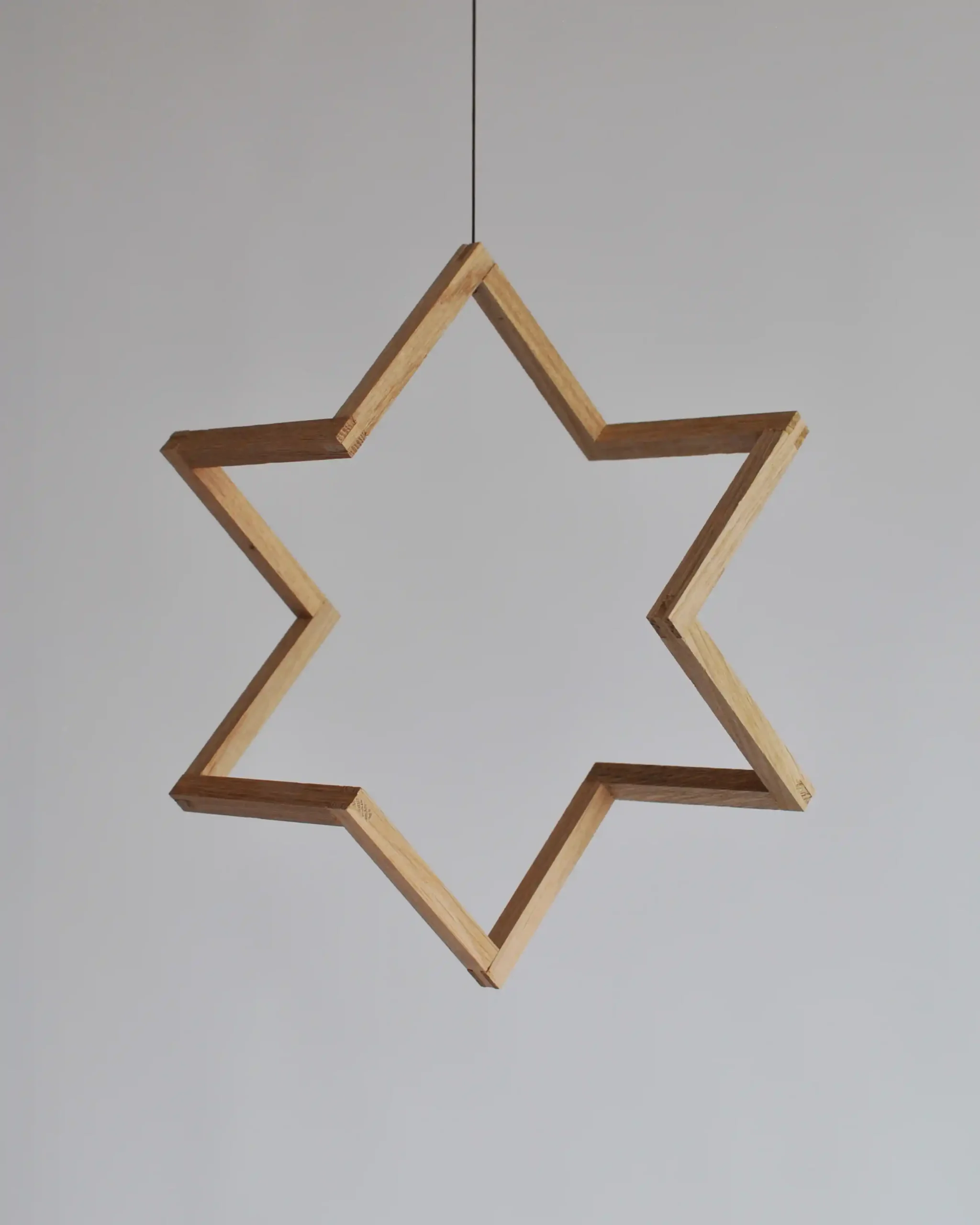 The Kjeldtoft Stjerne Geometric Star with Finger-Joint Joinery